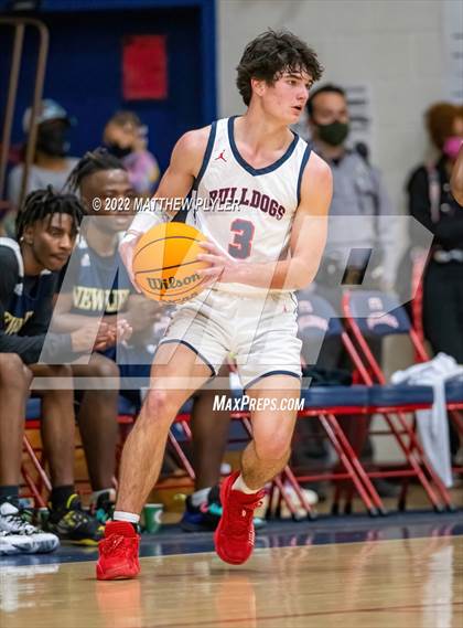 Thumbnail 2 in New Life Christian Academy vs Terry Sanford (MLK Dream Jam at Terry Sanford) photogallery.