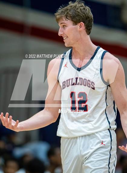Thumbnail 2 in New Life Christian Academy vs Terry Sanford (MLK Dream Jam at Terry Sanford) photogallery.