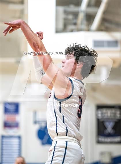Thumbnail 2 in New Life Christian Academy vs Terry Sanford (MLK Dream Jam at Terry Sanford) photogallery.
