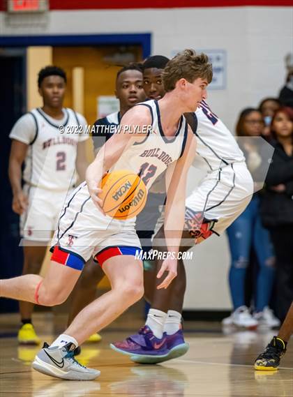 Thumbnail 3 in New Life Christian Academy vs Terry Sanford (MLK Dream Jam at Terry Sanford) photogallery.