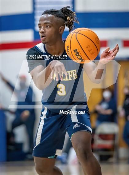 Thumbnail 3 in New Life Christian Academy vs Terry Sanford (MLK Dream Jam at Terry Sanford) photogallery.
