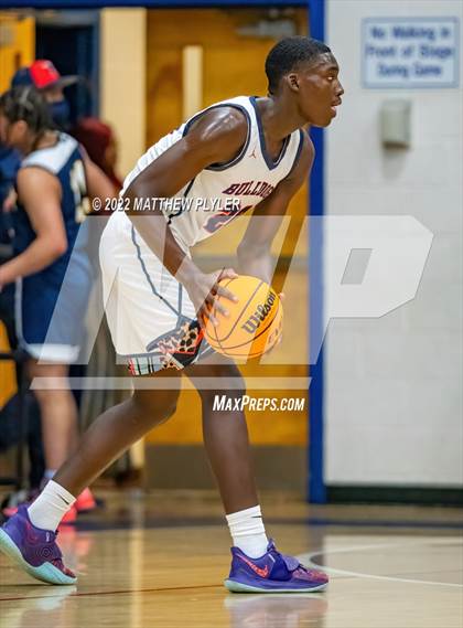 Thumbnail 2 in New Life Christian Academy vs Terry Sanford (MLK Dream Jam at Terry Sanford) photogallery.