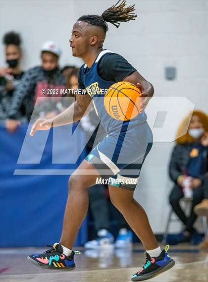 Thumbnail 2 in New Life Christian Academy vs Terry Sanford (MLK Dream Jam at Terry Sanford) photogallery.