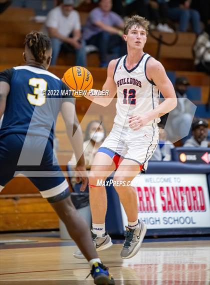 Thumbnail 2 in New Life Christian Academy vs Terry Sanford (MLK Dream Jam at Terry Sanford) photogallery.