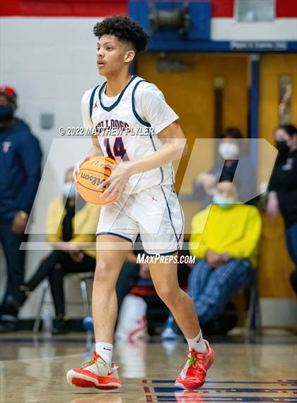 Thumbnail 3 in New Life Christian Academy vs Terry Sanford (MLK Dream Jam at Terry Sanford) photogallery.