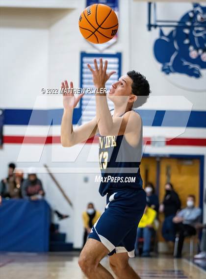 Thumbnail 3 in New Life Christian Academy vs Terry Sanford (MLK Dream Jam at Terry Sanford) photogallery.