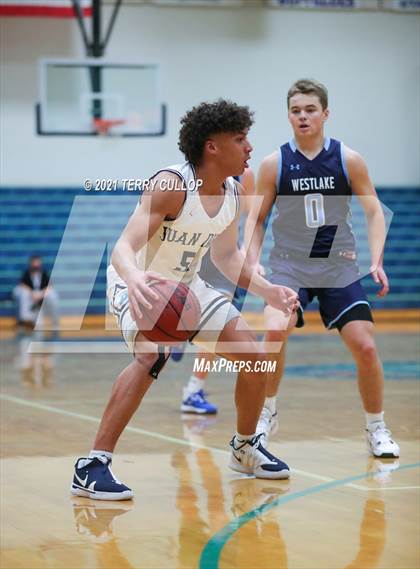 Thumbnail 2 in Westlake vs. Juan Diego (Eagle Holiday Shootout) photogallery.