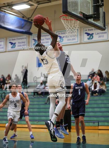 Thumbnail 3 in Westlake vs. Juan Diego (Eagle Holiday Shootout) photogallery.