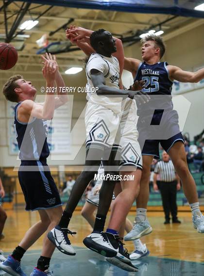 Thumbnail 2 in Westlake vs. Juan Diego (Eagle Holiday Shootout) photogallery.