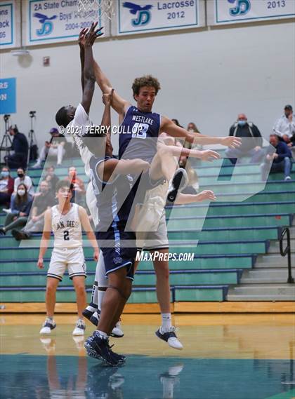 Thumbnail 2 in Westlake vs. Juan Diego (Eagle Holiday Shootout) photogallery.
