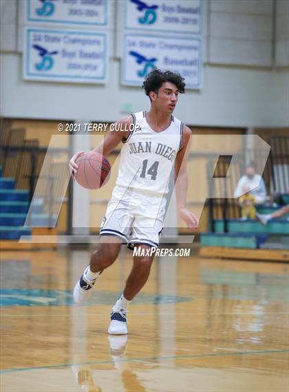 Thumbnail 2 in Westlake vs. Juan Diego (Eagle Holiday Shootout) photogallery.