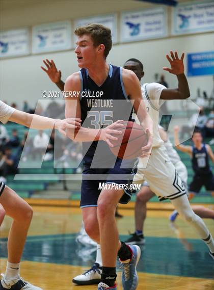 Thumbnail 1 in Westlake vs. Juan Diego (Eagle Holiday Shootout) photogallery.