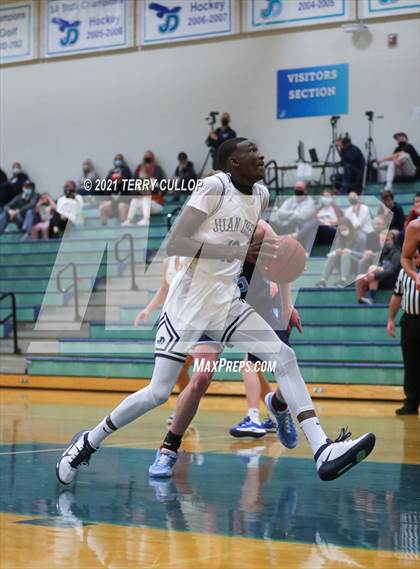Thumbnail 1 in Westlake vs. Juan Diego (Eagle Holiday Shootout) photogallery.