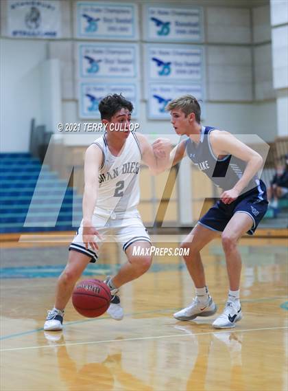 Thumbnail 3 in Westlake vs. Juan Diego (Eagle Holiday Shootout) photogallery.