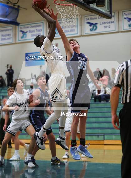 Thumbnail 3 in Westlake vs. Juan Diego (Eagle Holiday Shootout) photogallery.