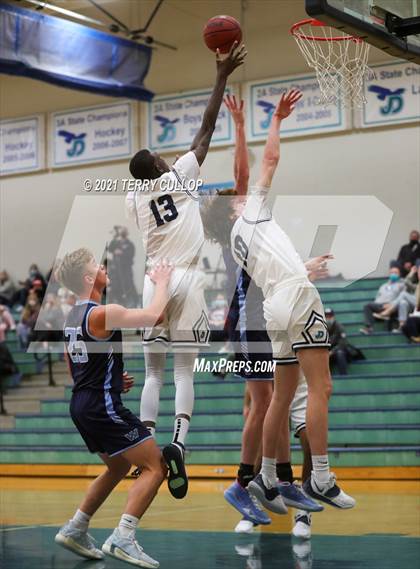 Thumbnail 2 in Westlake vs. Juan Diego (Eagle Holiday Shootout) photogallery.