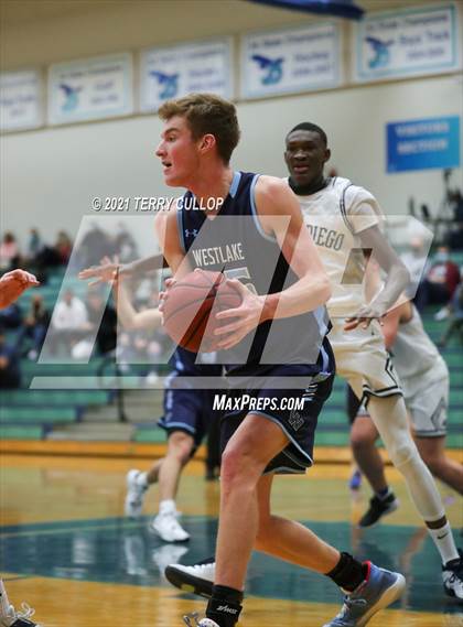 Thumbnail 2 in Westlake vs. Juan Diego (Eagle Holiday Shootout) photogallery.