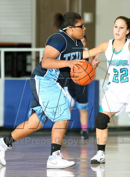 Thumbnail 3 in Deer Park vs. Pasadena (McDonald's Texas Invitational) photogallery.