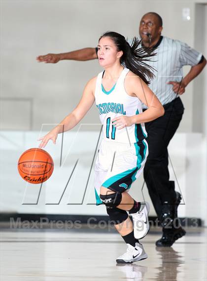 Thumbnail 2 in Deer Park vs. Pasadena (McDonald's Texas Invitational) photogallery.