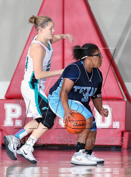 Thumbnail 1 in Deer Park vs. Pasadena (McDonald's Texas Invitational) photogallery.