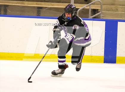 Thumbnail 2 in Iroquois vs Hamburg (LECOM Harborcenter) photogallery.