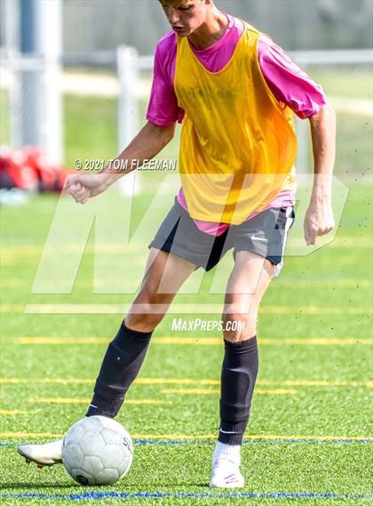 Thumbnail 3 in Lee's Summit North vs Wyandotte (Varsity Tournament) photogallery.