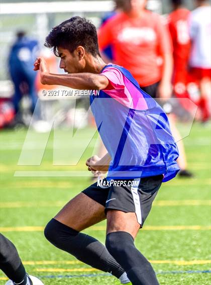 Thumbnail 1 in Lee's Summit North vs Wyandotte (Varsity Tournament) photogallery.