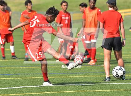 Thumbnail 1 in Lee's Summit North vs Wyandotte (Varsity Tournament) photogallery.