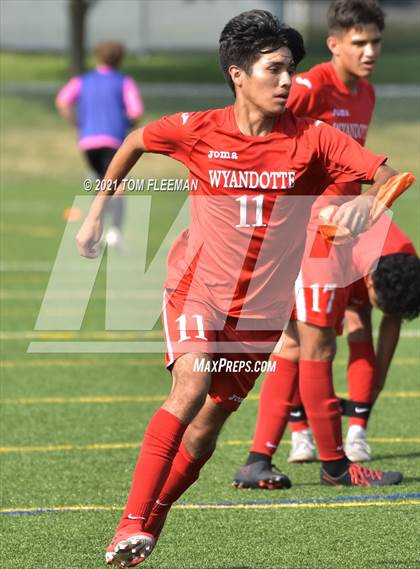 Thumbnail 1 in Lee's Summit North vs Wyandotte (Varsity Tournament) photogallery.