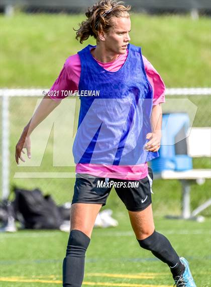 Thumbnail 1 in Lee's Summit North vs Wyandotte (Varsity Tournament) photogallery.