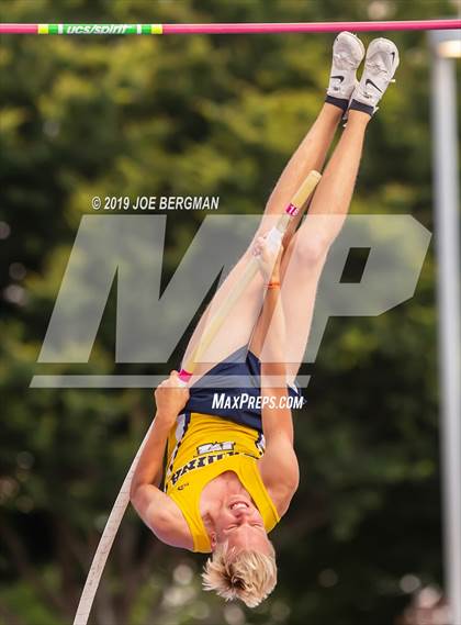 Thumbnail 2 in CIF Track and Field Championships (Boys Pole Vault Final) photogallery.
