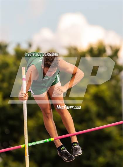 Thumbnail 2 in CIF Track and Field Championships (Boys Pole Vault Final) photogallery.