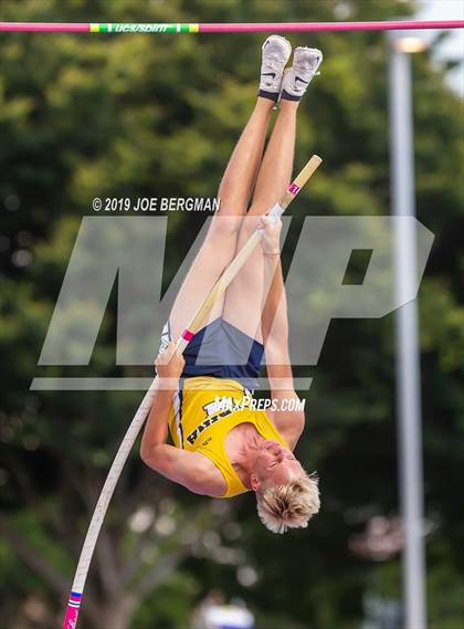 Thumbnail 2 in CIF Track and Field Championships (Boys Pole Vault Final) photogallery.