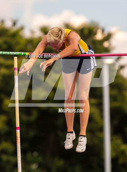Thumbnail 2 in CIF Track and Field Championships (Boys Pole Vault Final) photogallery.