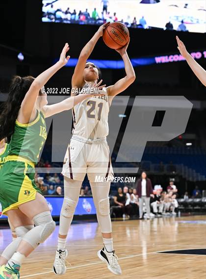 Thumbnail 1 in Fairfield vs Idalou (UIL 3A State Semifinal) photogallery.