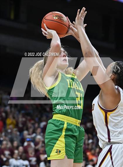Thumbnail 1 in Fairfield vs Idalou (UIL 3A State Semifinal) photogallery.