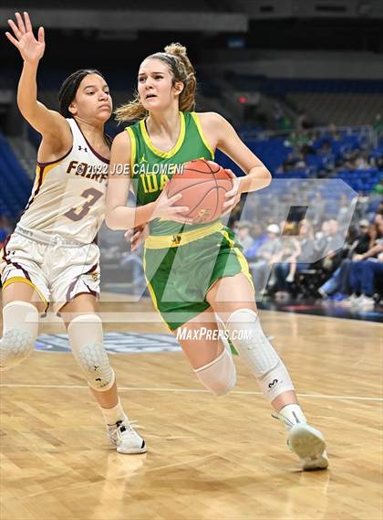 Thumbnail 2 in Fairfield vs Idalou (UIL 3A State Semifinal) photogallery.