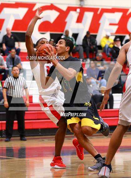 Thumbnail 3 in Notre Dame vs. George Washington Prep (Trevor Ariza Tip-off Classic) photogallery.