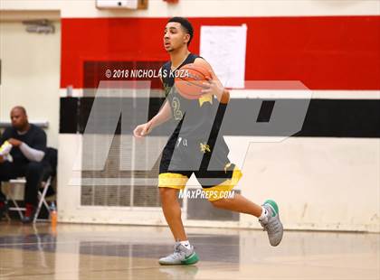 Thumbnail 2 in Notre Dame vs. George Washington Prep (Trevor Ariza Tip-off Classic) photogallery.