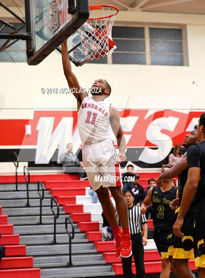 Thumbnail 1 in Notre Dame vs. George Washington Prep (Trevor Ariza Tip-off Classic) photogallery.