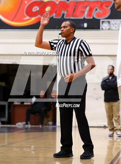 Thumbnail 2 in Notre Dame vs. George Washington Prep (Trevor Ariza Tip-off Classic) photogallery.