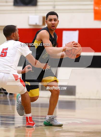 Thumbnail 1 in Notre Dame vs. George Washington Prep (Trevor Ariza Tip-off Classic) photogallery.