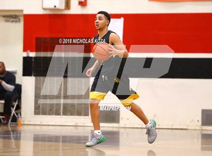 Thumbnail 1 in Notre Dame vs. George Washington Prep (Trevor Ariza Tip-off Classic) photogallery.
