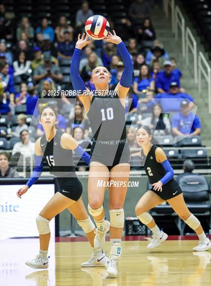 Thumbnail 2 in Nocona @ Leon (UIL 2A D1 Volleyball Final) photogallery.