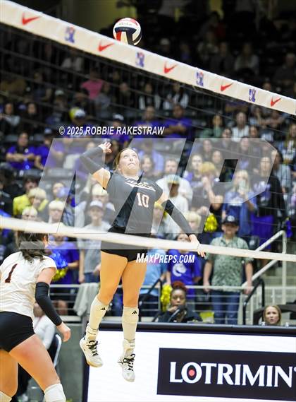 Thumbnail 2 in Nocona @ Leon (UIL 2A D1 Volleyball Final) photogallery.