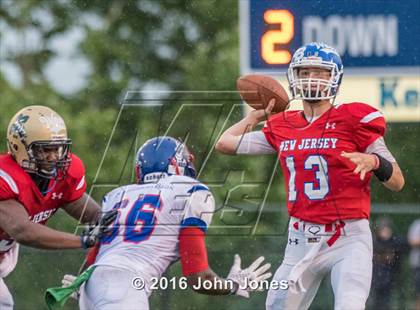 Thumbnail 1 in Phil Simms Classic (North vs. South) photogallery.