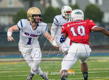 Thumbnail 1 in Phil Simms Classic (North vs. South) photogallery.