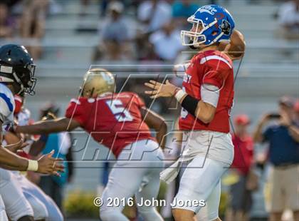 Thumbnail 1 in Phil Simms Classic (North vs. South) photogallery.