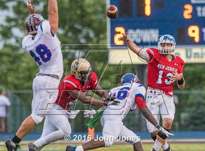 Thumbnail 2 in Phil Simms Classic (North vs. South) photogallery.