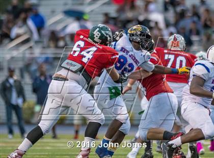 Thumbnail 1 in Phil Simms Classic (North vs. South) photogallery.